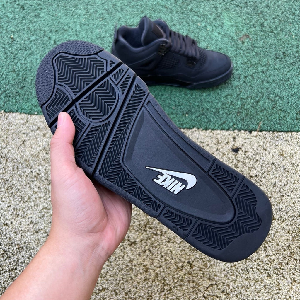 Air Jordan 4 Retro ‘Black Cat’ 2025
