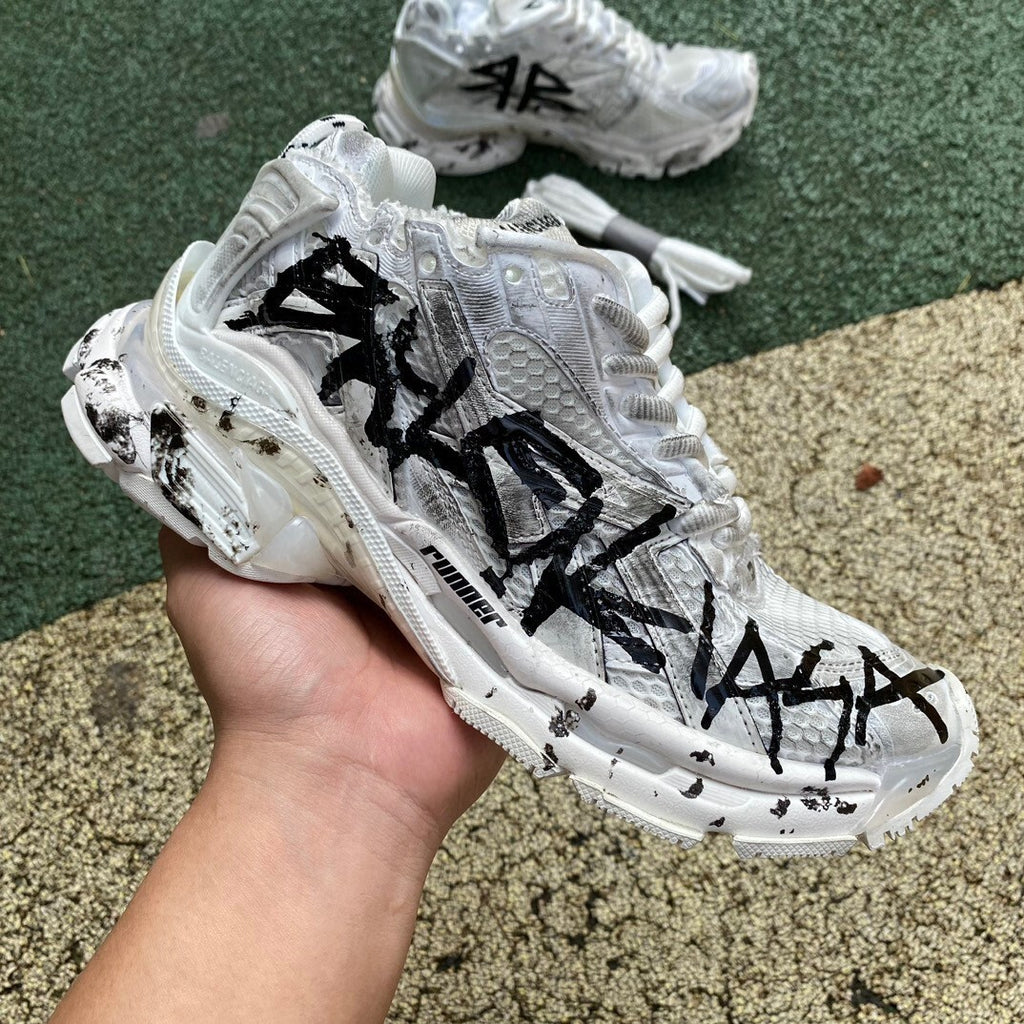 BALENCIAGA RUNNER GRAFFITI WHITE