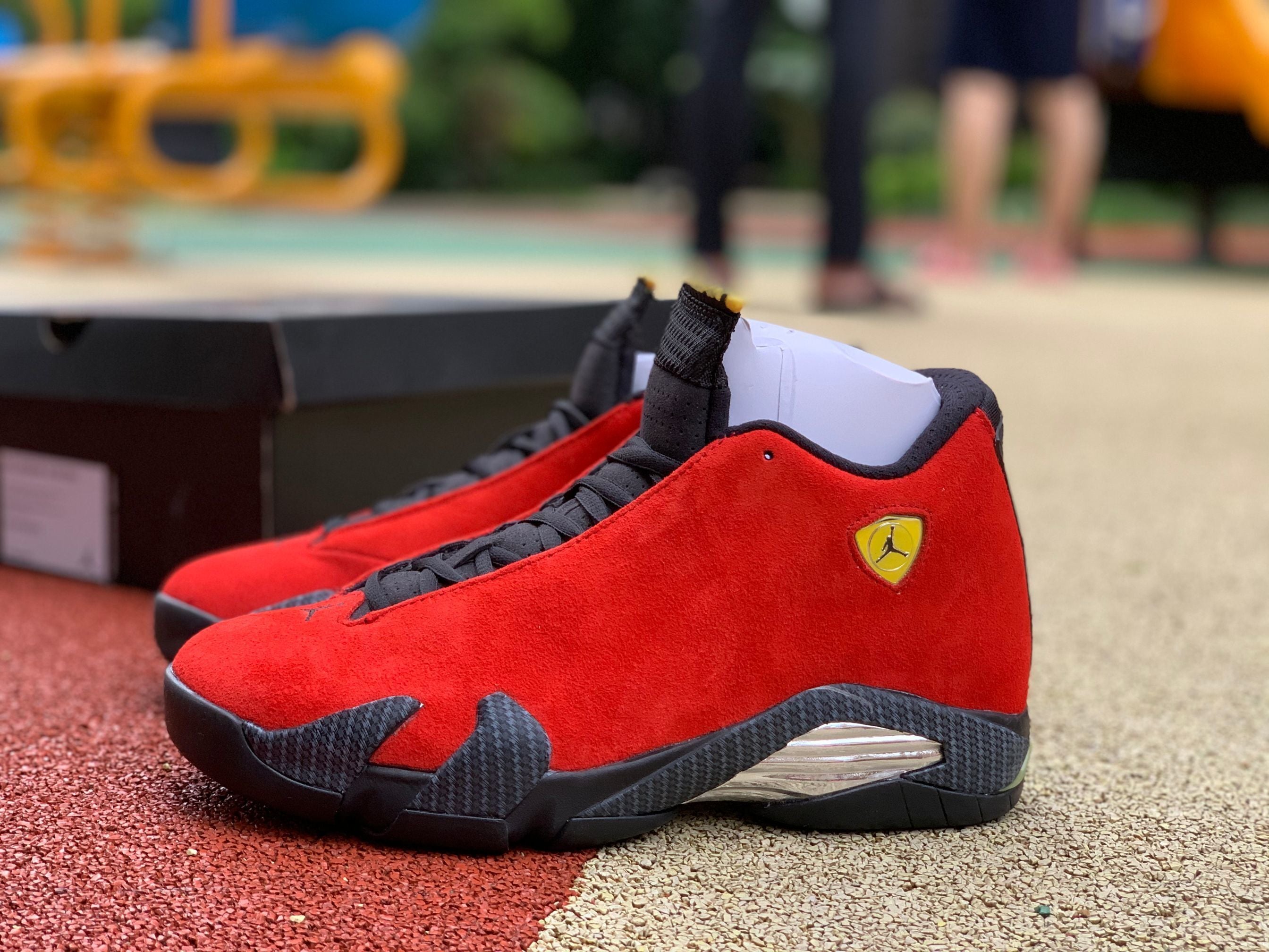 JORDAN 14 ‘FERRARI’
