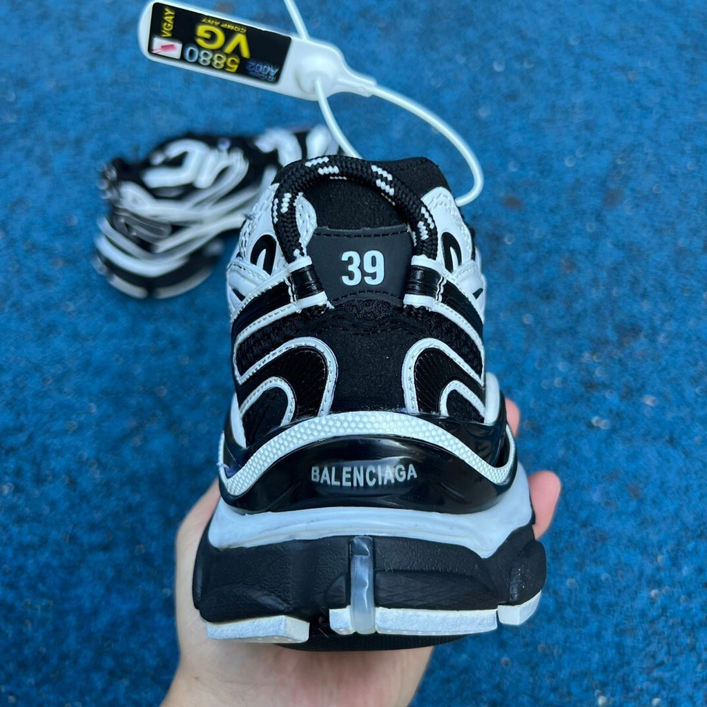 BALENCIAGA RUNNER